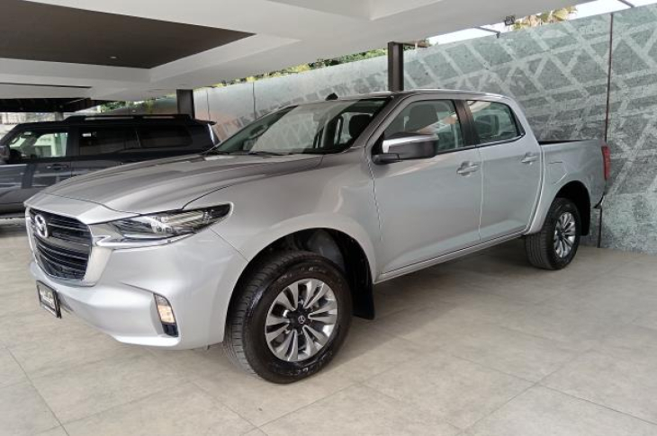 MAZDA BT-50 2024 27,447 kms.