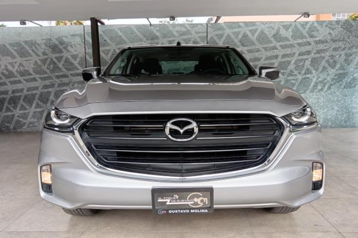 MAZDA BT-50 2024 27,447 kms.