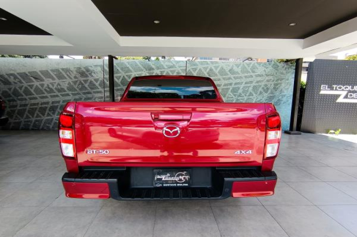 MAZDA BT-50 2024 15,325 kms.