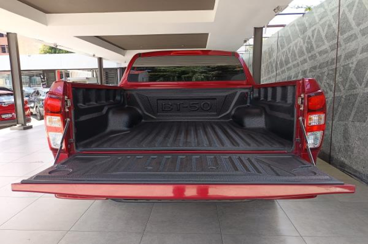 MAZDA BT-50 2024 15,325 kms.