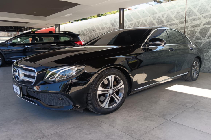 MERCEDES-BENZ E 250 2.0L T/A GAS 2017 55,357 kms.