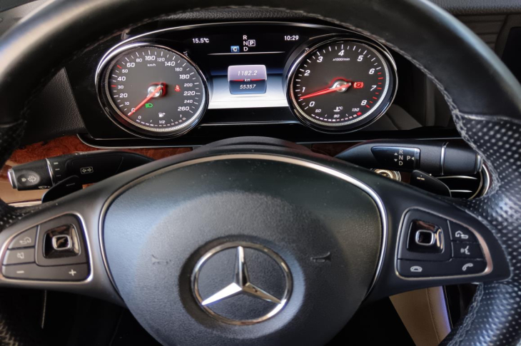 MERCEDES-BENZ E 250 2.0L T/A GAS 2017 55,357 kms.