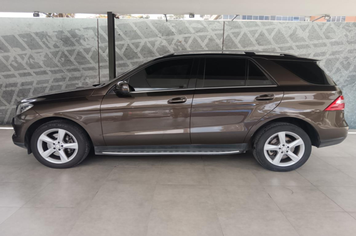 MERCEDES-BENZ ML 400 2015 89,177 kms.