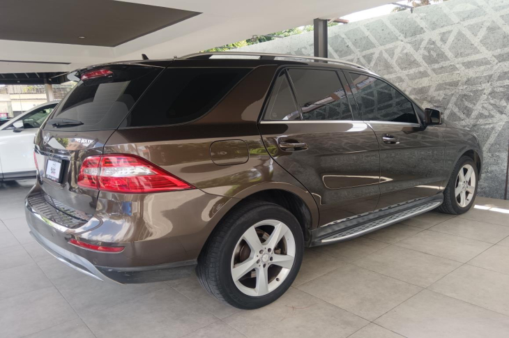 MERCEDES-BENZ ML 400 2015 89,177 kms.