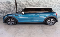 MINI COOPER HATCH 2022 20,625 kms.