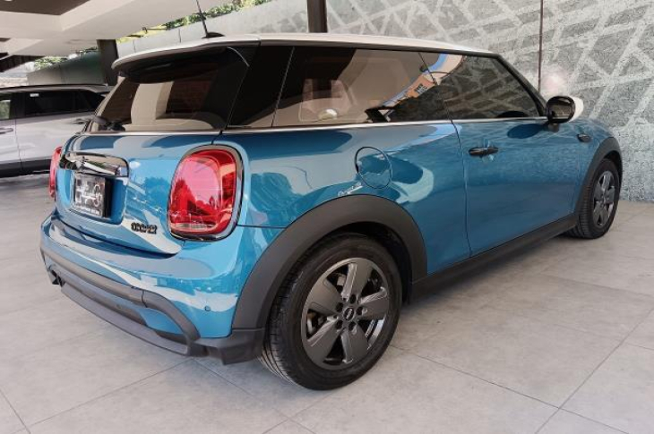 MINI COOPER HATCH 2022 20,625 kms.