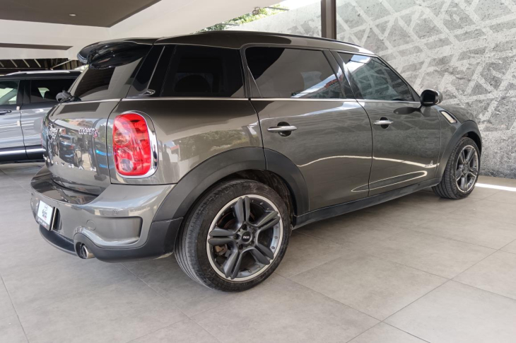 MINI COUNTRYMAN COOPER S ALL4 2015 97,143 kms.