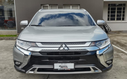 MITSUBISHI OUTLANDER GLX 2023 10,210 kms.