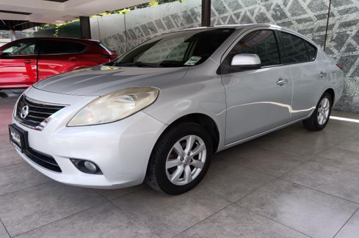 NISSAN VERSA N17 2014 82,637 kms.