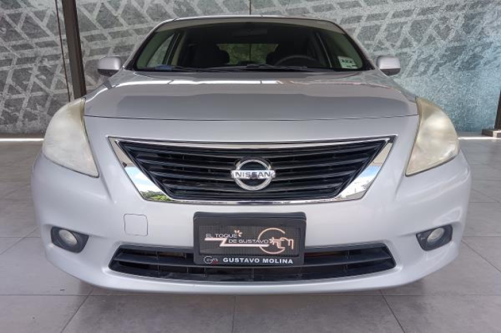 NISSAN VERSA N17 2014 82,637 kms.