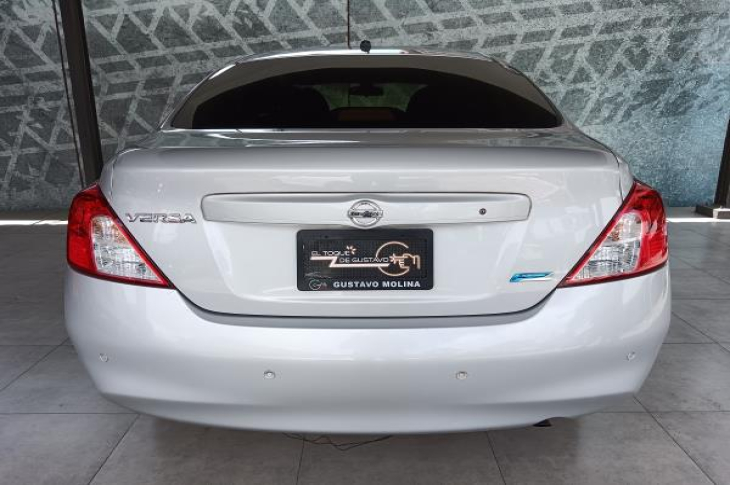 NISSAN VERSA N17 2014 82,637 kms.