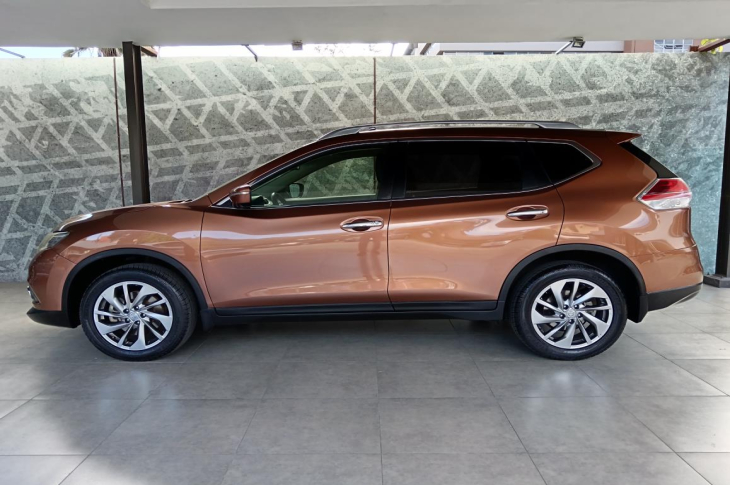 NISSAN X-TRAIL 4X4 2018 48,311 kms.