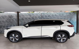 NISSAN X-TRAIL e-POWER e-4 2025 4,617 kms.
