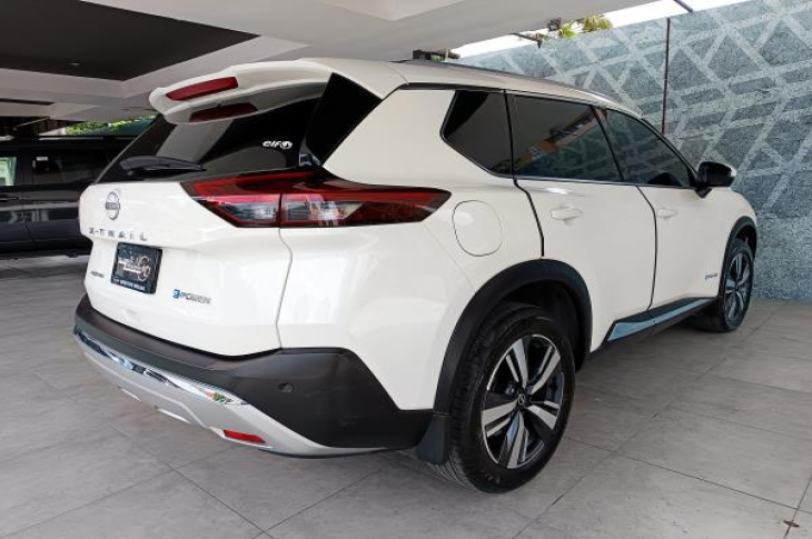 NISSAN X-TRAIL e-POWER e-4 2025 4,617 kms.