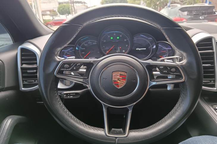 PORSCHE CAYENNE TIPTRONIC 2016 87,380 kms.