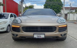 PORSCHE CAYENNE TIPTRONIC 2016 87,380 kms.