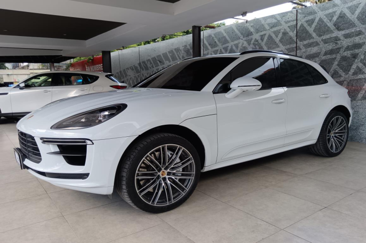 PORSCHE MACAN TURBO 2020 23,207 kms.