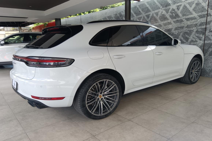 PORSCHE MACAN TURBO 2020 23,207 kms.