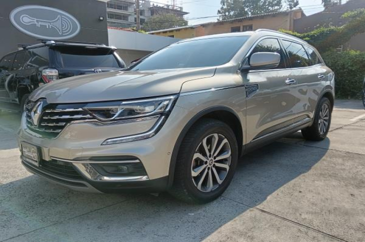 RENAULT KOLEOS 2021 71,782 kms.