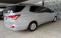 SSANG YONG RODIUS 2WD A/T FE 2015 61,415 kms.