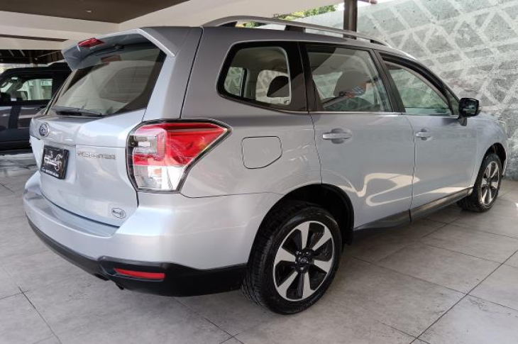 SUBARU FORESTER 2017 128,257 kms.