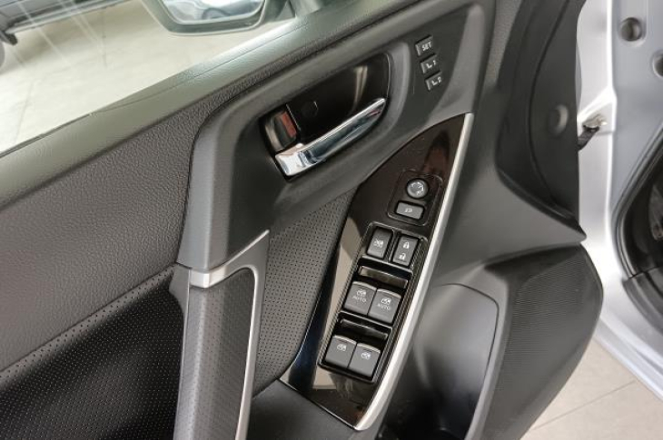 SUBARU FORESTER 2017 128,257 kms.