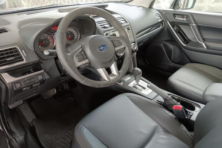 SUBARU FORESTER 2017 128,257 kms.