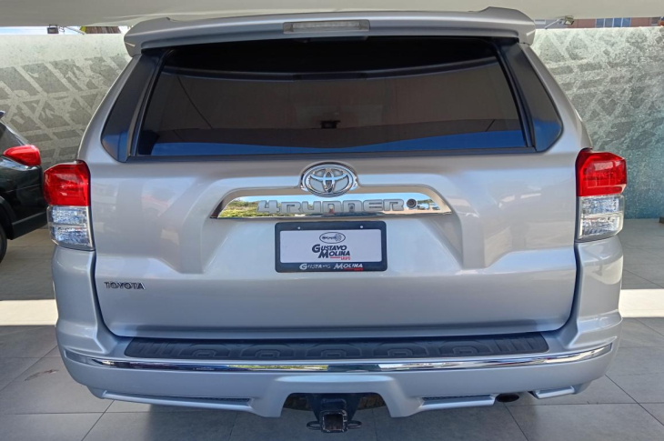 TOYOTA 4RUNNER 2012 94,063 kms.