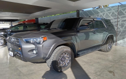 TOYOTA 4RUNNER 2015 109,434 kms.