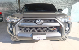 TOYOTA 4RUNNER 2015 109,434 kms.