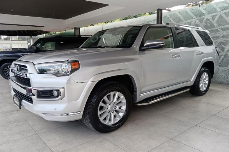 TOYOTA 4RUNNER 2021 60,925 kms.