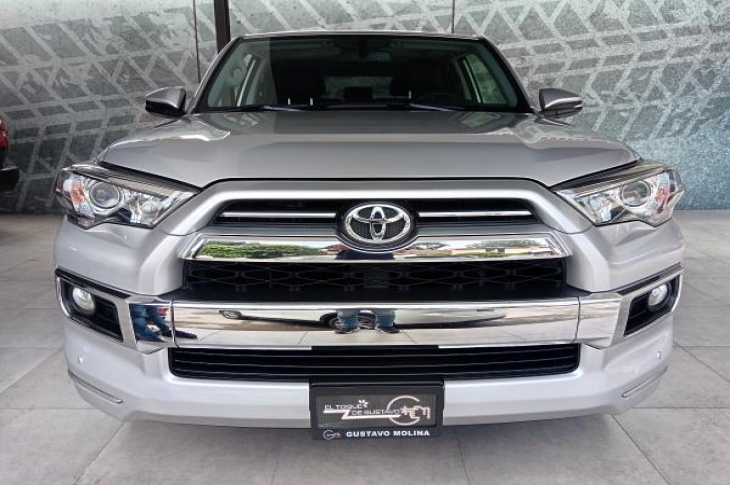 TOYOTA 4RUNNER 2021 60,925 kms.