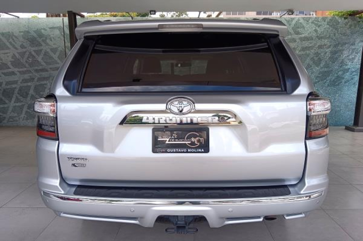TOYOTA 4RUNNER 2021 60,925 kms.
