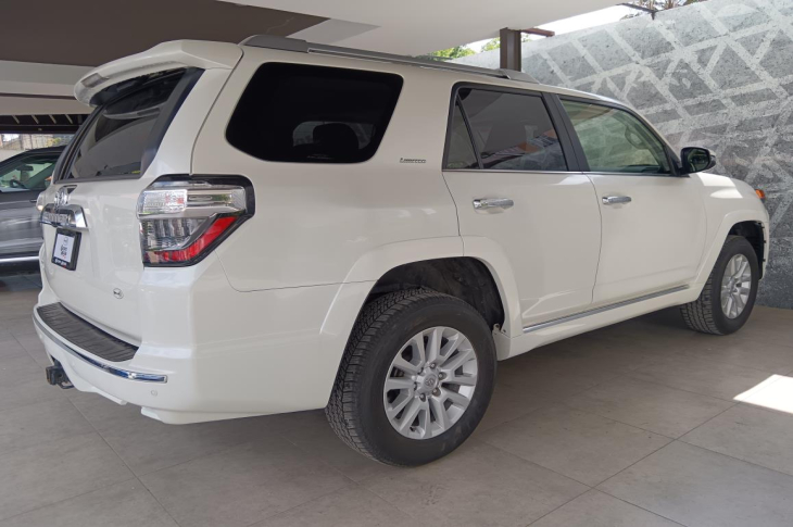 TOYOTA 4RUNNER 2022 60,167 kms.