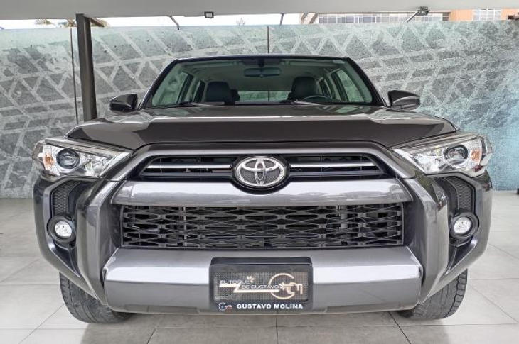 TOYOTA 4RUNNER 2022 44,151 kms.