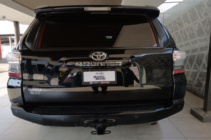 TOYOTA 4RUNNER 2022 61,569 kms.