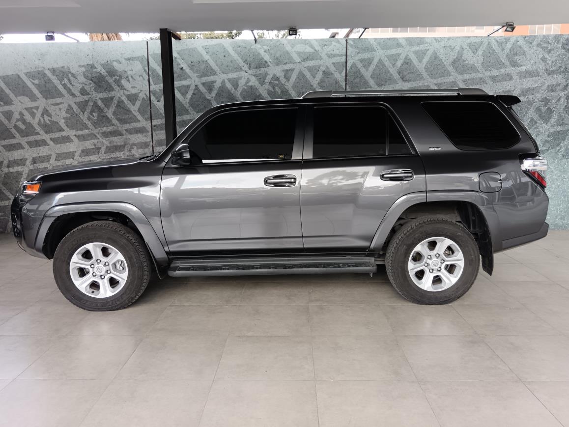 TOYOTA 4RUNNER 2023 18,423 kms. Gustavo Molina