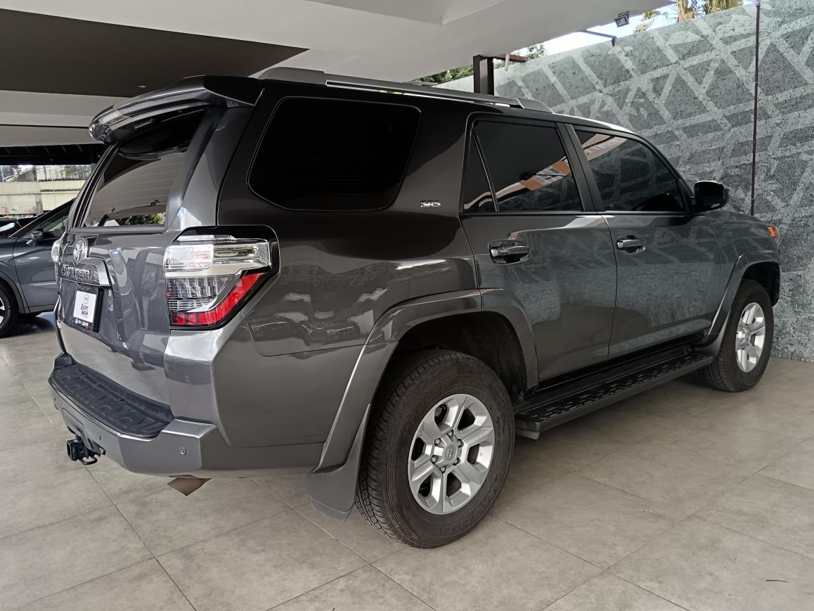 TOYOTA 4RUNNER 2023 18,423 kms. Gustavo Molina