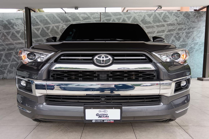 TOYOTA 4RUNNER 2024 26,990 kms.