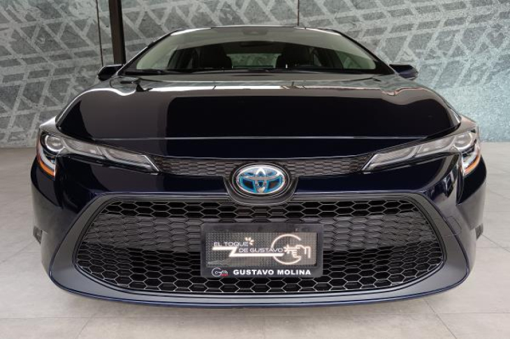 TOYOTA COROLLA HYBRID 2022 17,895 kms.