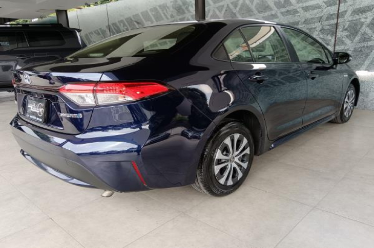 TOYOTA COROLLA HYBRID 2022 17,895 kms.
