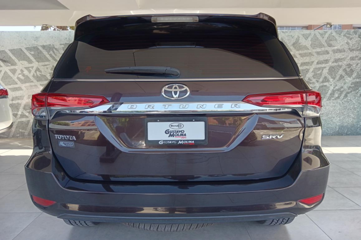 TOYOTA FORTUNER 2019 89,768 kms.