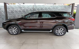 TOYOTA FORTUNER 2019 91,986 kms.