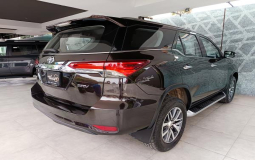 TOYOTA FORTUNER 2019 91,986 kms.