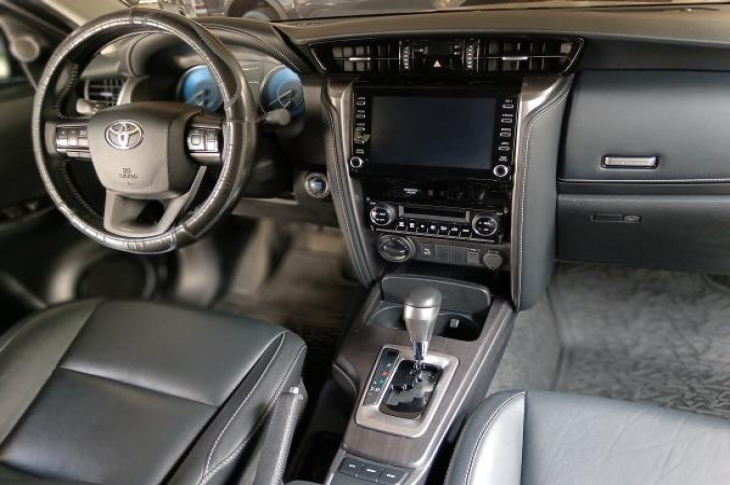 TOYOTA FORTUNER 2023 87,076 kms.