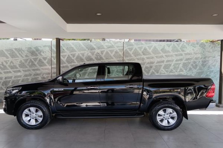 TOYOTA HILUX 2021 68,784 kms.