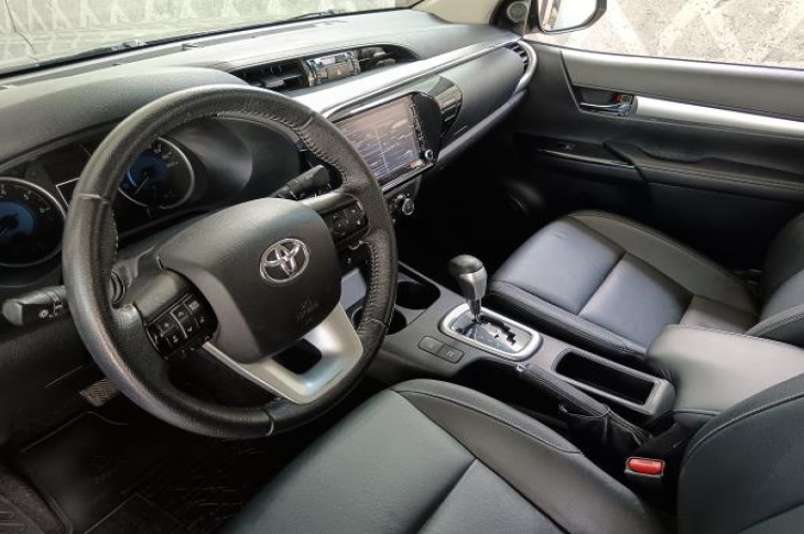 TOYOTA HILUX 2021 68,784 kms.