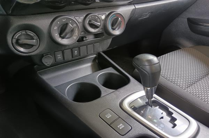 TOYOTA HILUX 2021 112,283 kms.