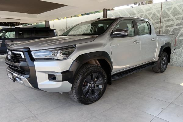 TOYOTA HILUX 2021 112,283 kms.