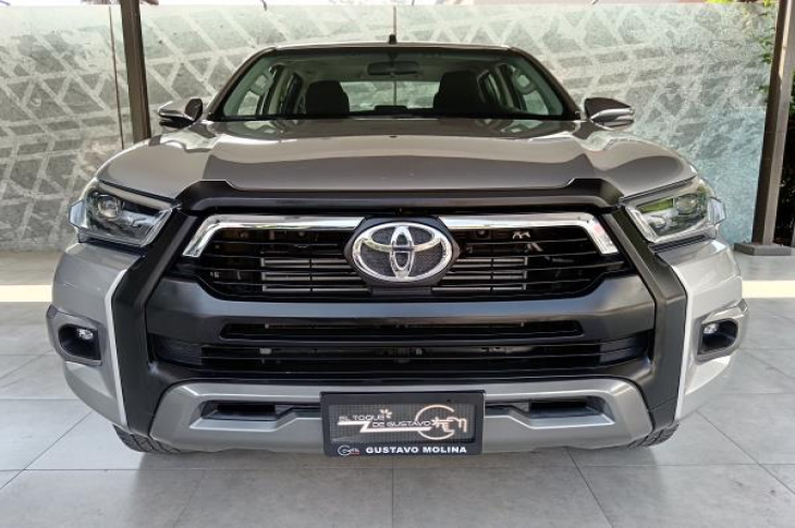 TOYOTA HILUX 2021 112,283 kms.